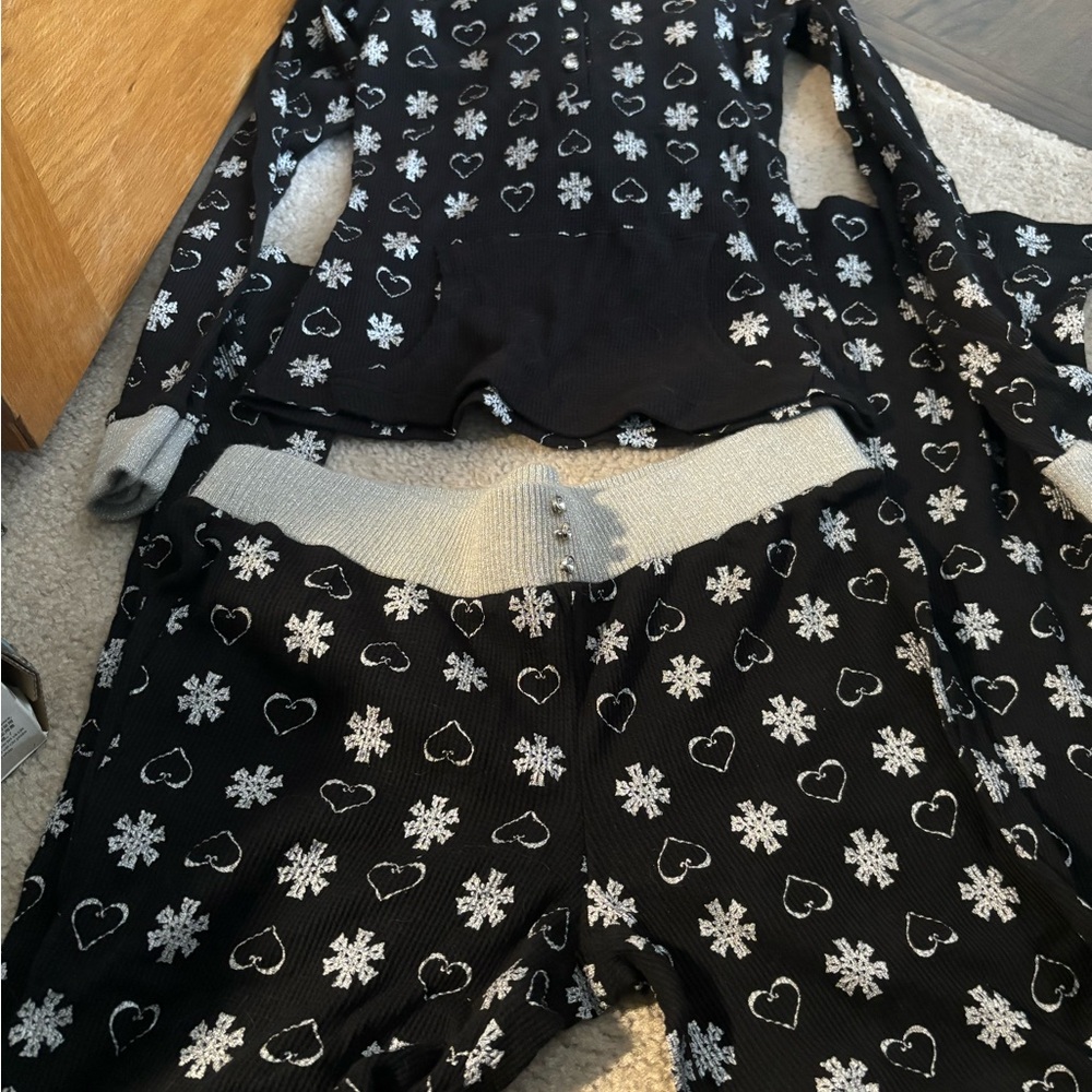 Black and Gray Snowflake Pajama Set by Candies, sparkly
